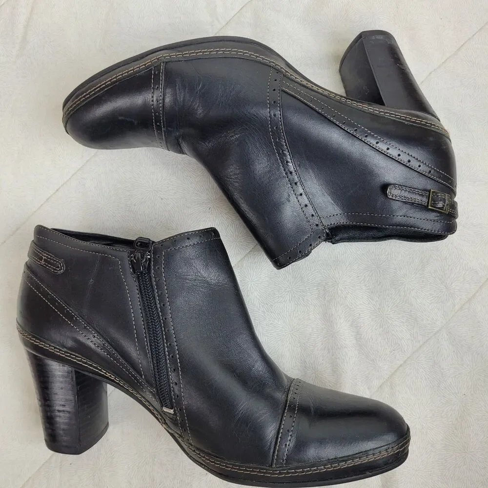 Clarks artisan black
