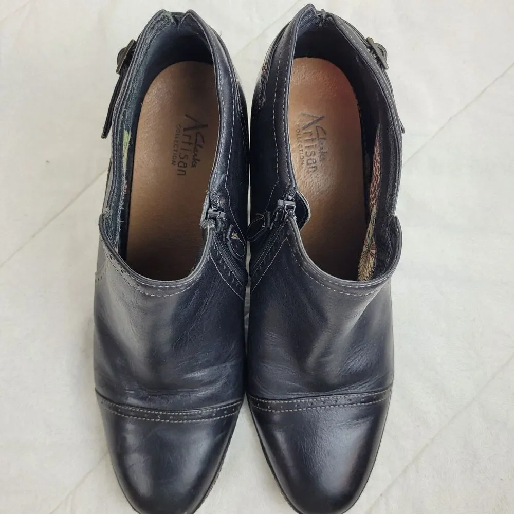 Clarks artisan black
