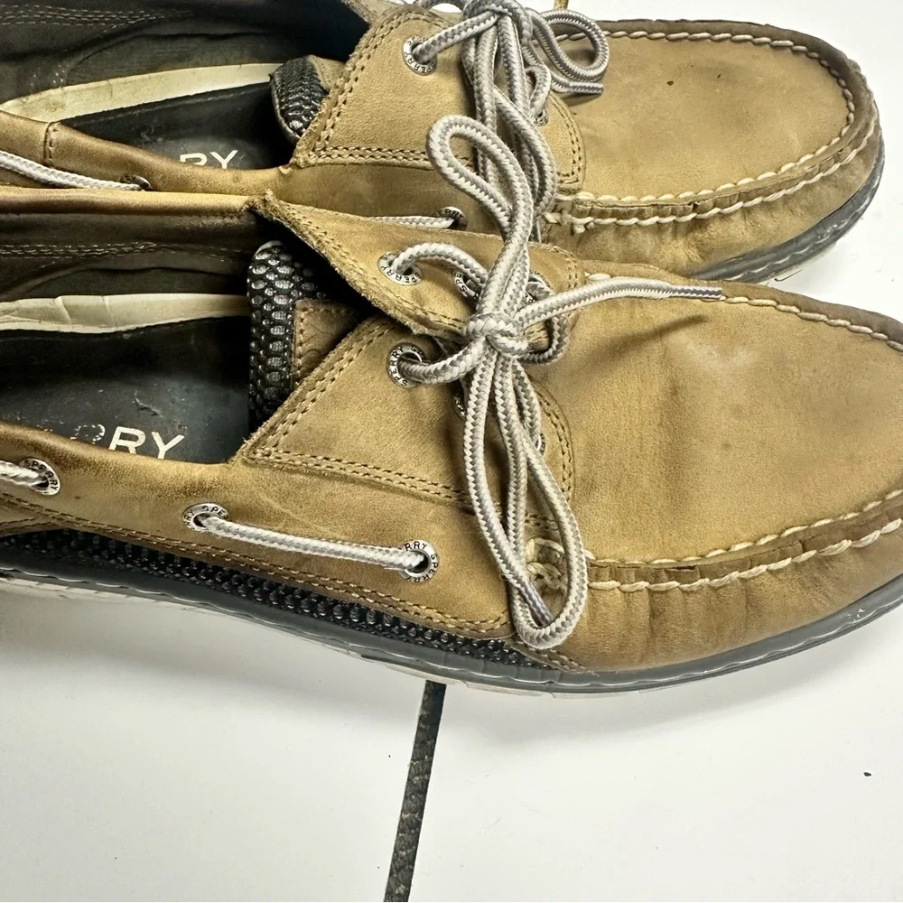 Sperry Men's Tan Leather Billfish 3-Eye boat shoes.