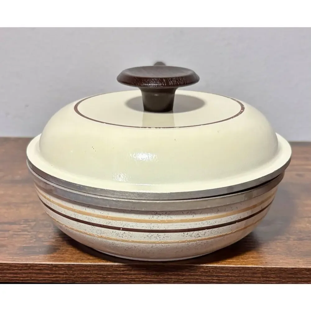 Regal Ware pot please