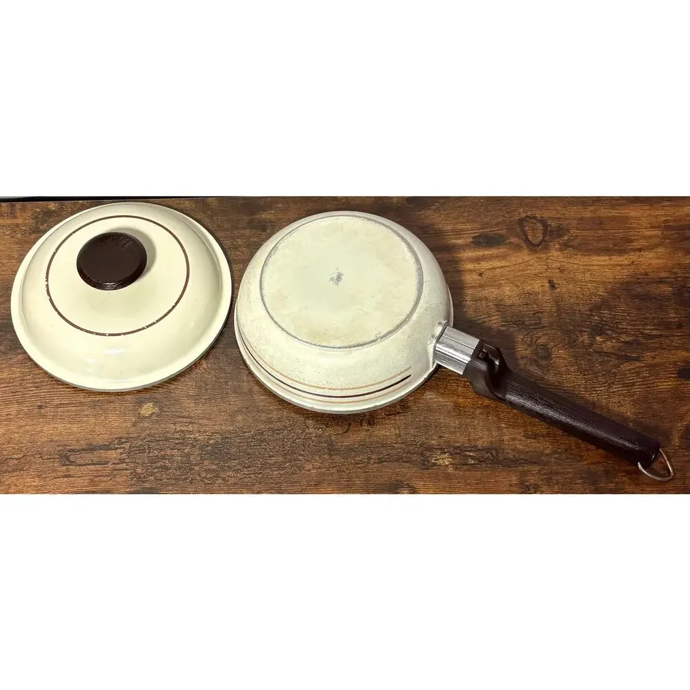 Regal Ware both vintage