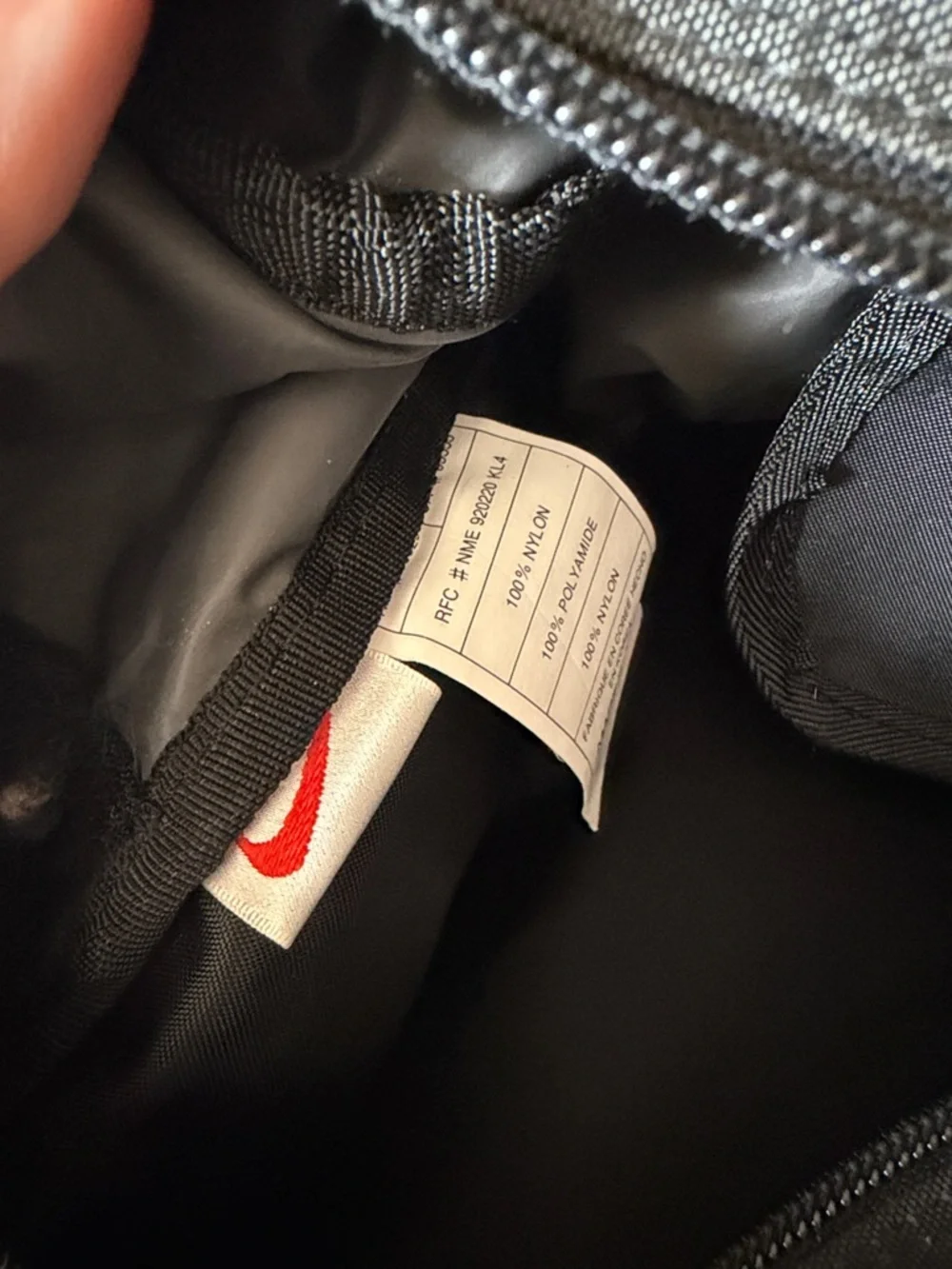 90’s Nike mesh duffle bag