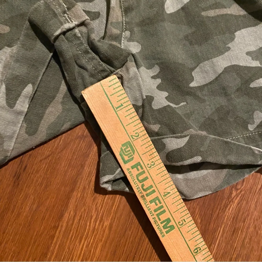 Justice Shorts Camo pull on size 8 rolled hem elastic‎ waist drawstring