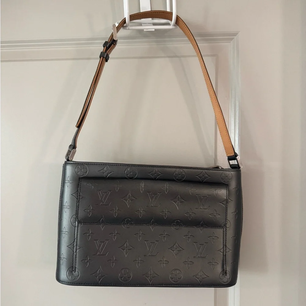 Louis Vuitton closure 19cm cm