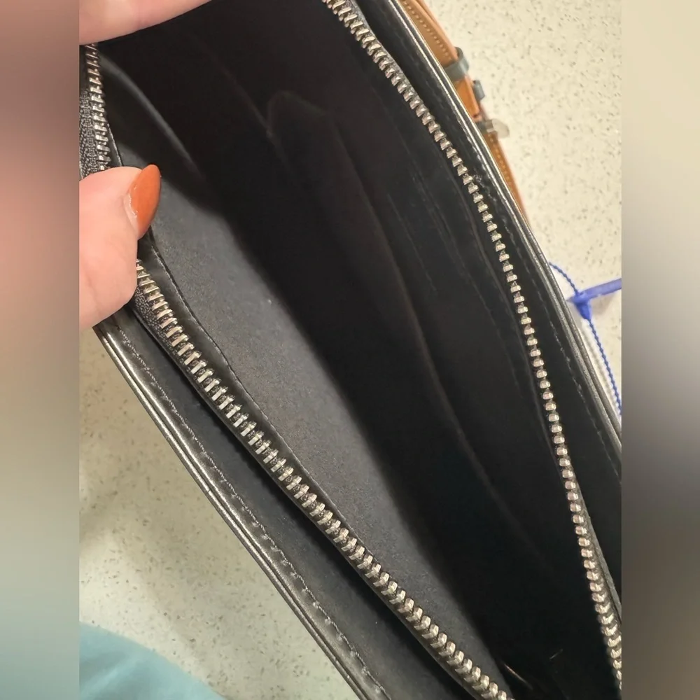 Louis Vuitton dual interior pocket