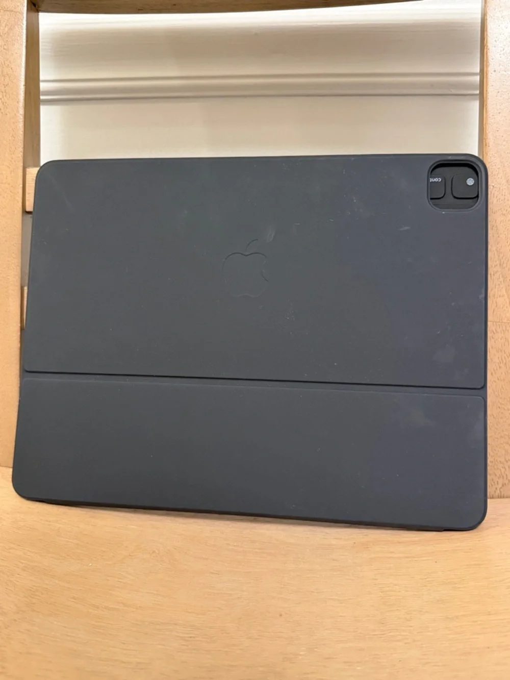 Apple Smart Keyboard Folio for iPad in Black