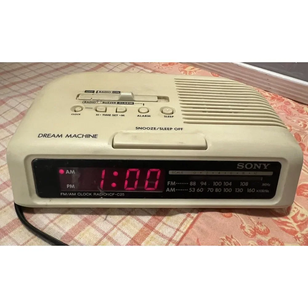 Vtg Sony‎ Dream Machine AM/FM Alarm Clock Radio White Model ICF-C25 9V Tested