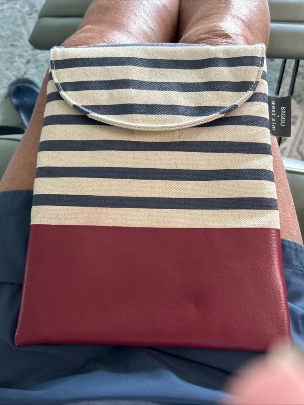 BAGGU Navy and Cream Striped Canvas Pouch with Label