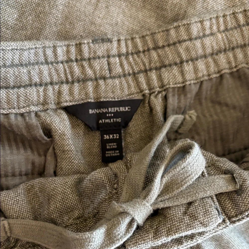 Banana Republic lightweight athletic