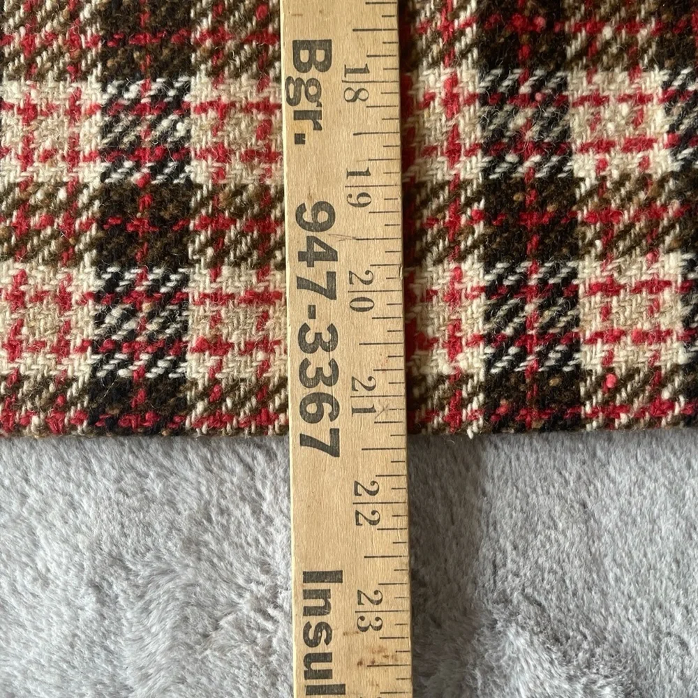 Pendleton plaid features
