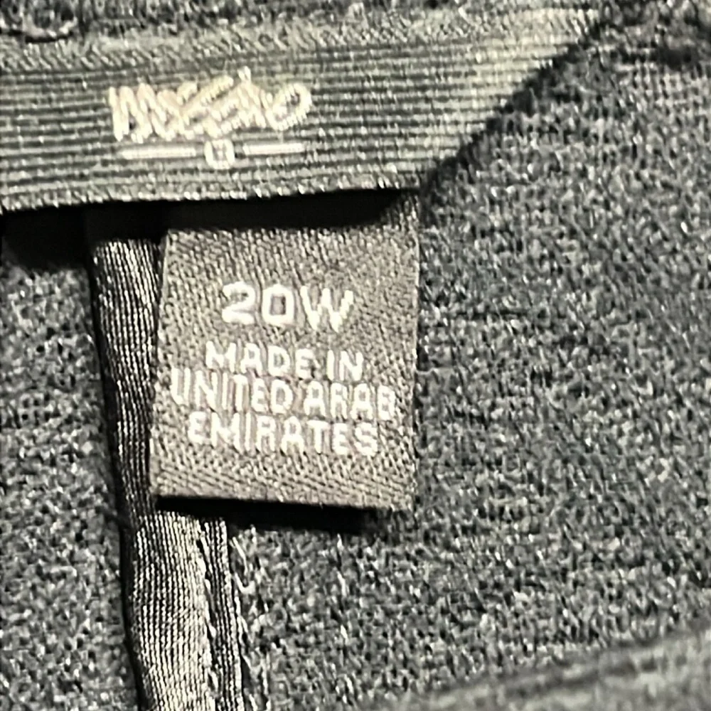 Massimo black button
