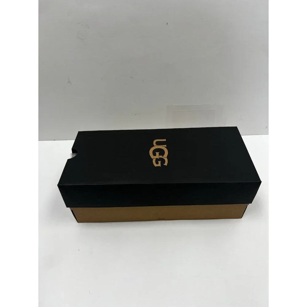 Ugg empty gift