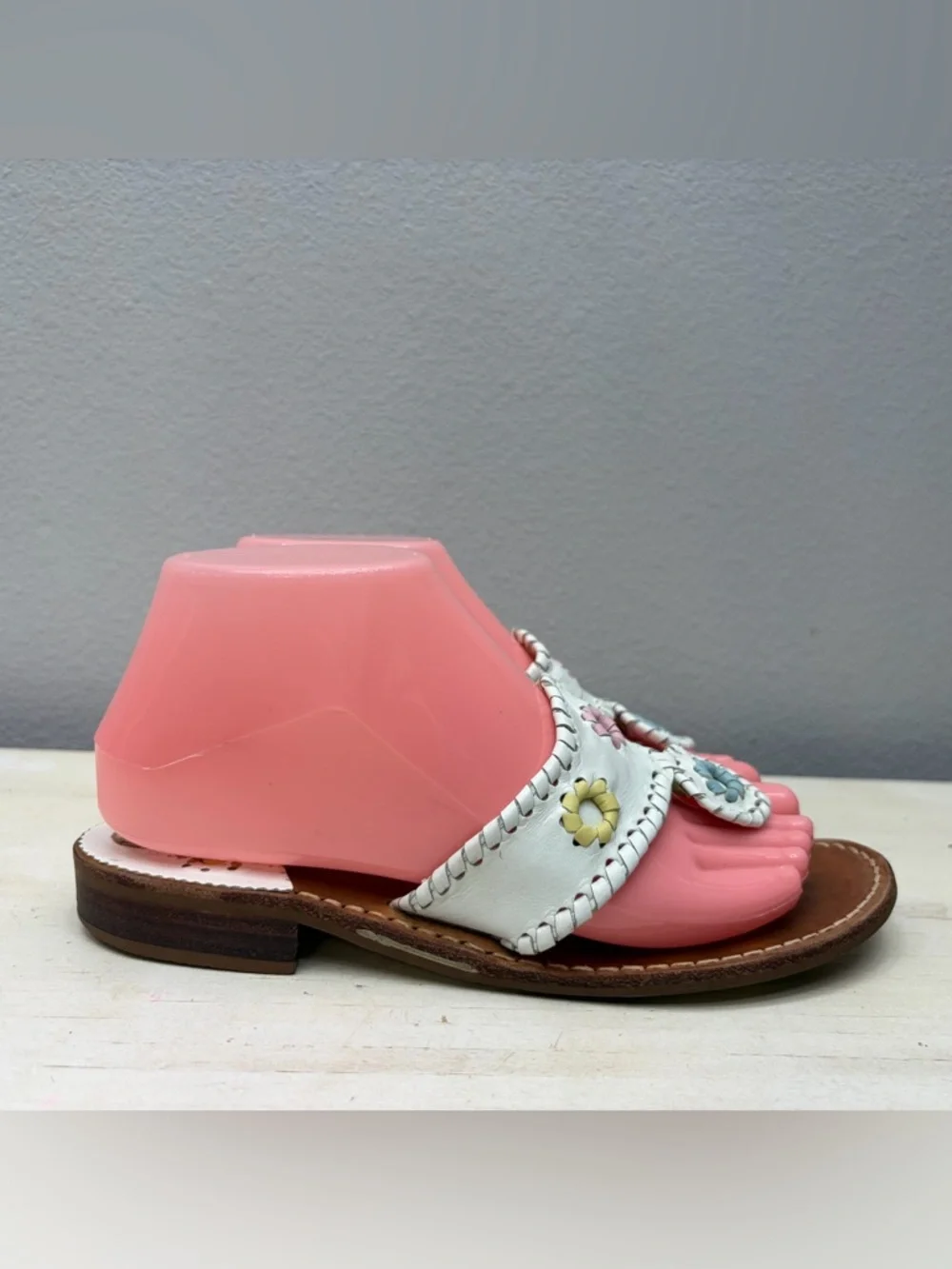 Jack Rogers White Leather Navajo Thong Sandals Size 7