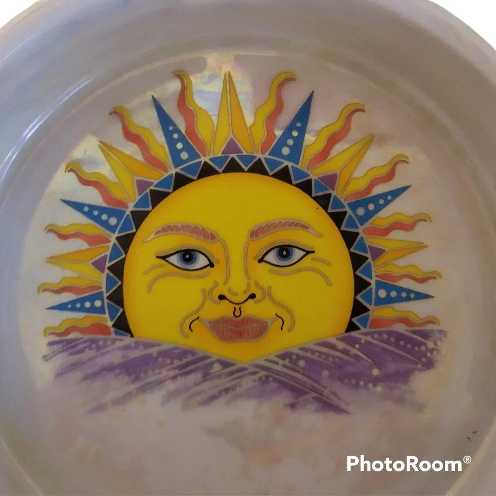 Unbranded sunshine trinket