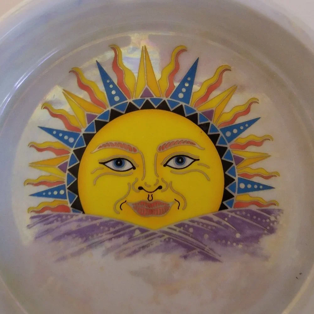 Unbranded sunshine trinket