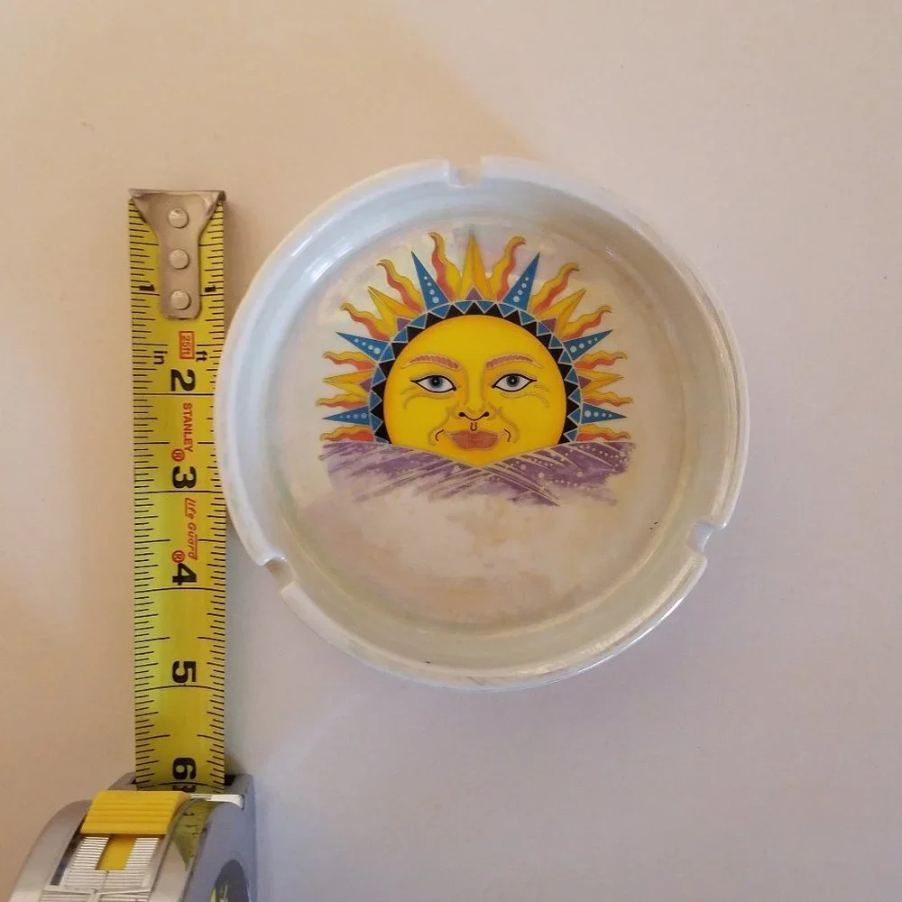 Unbranded sunshine trinket