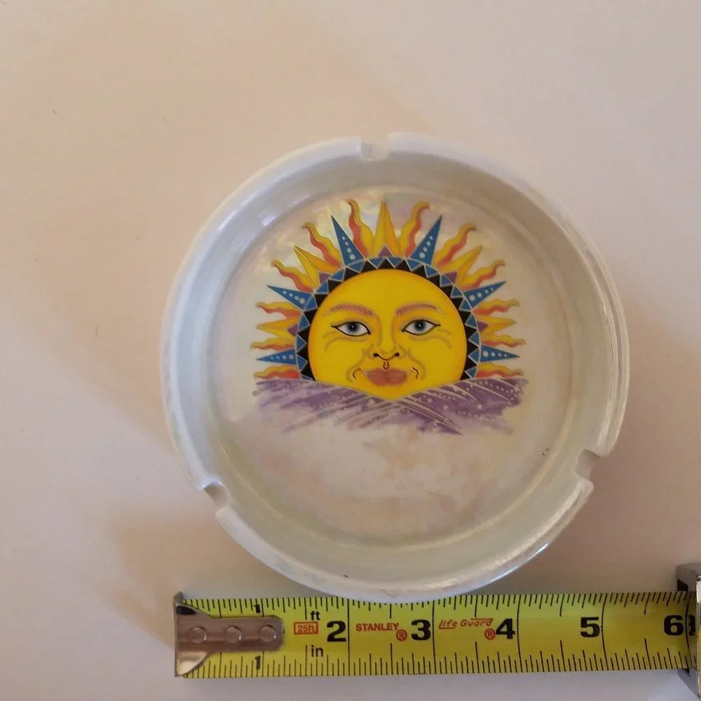 Unbranded sunshine trinket