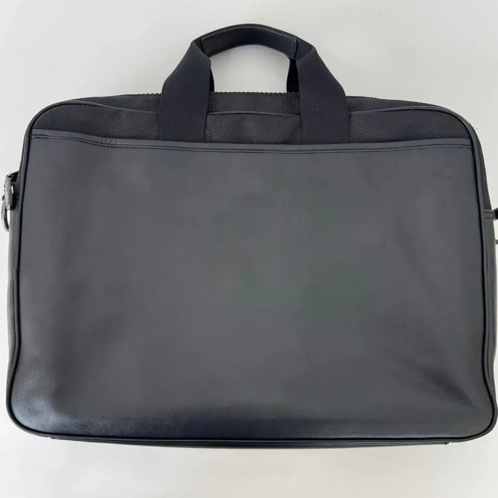 Coach exterior material