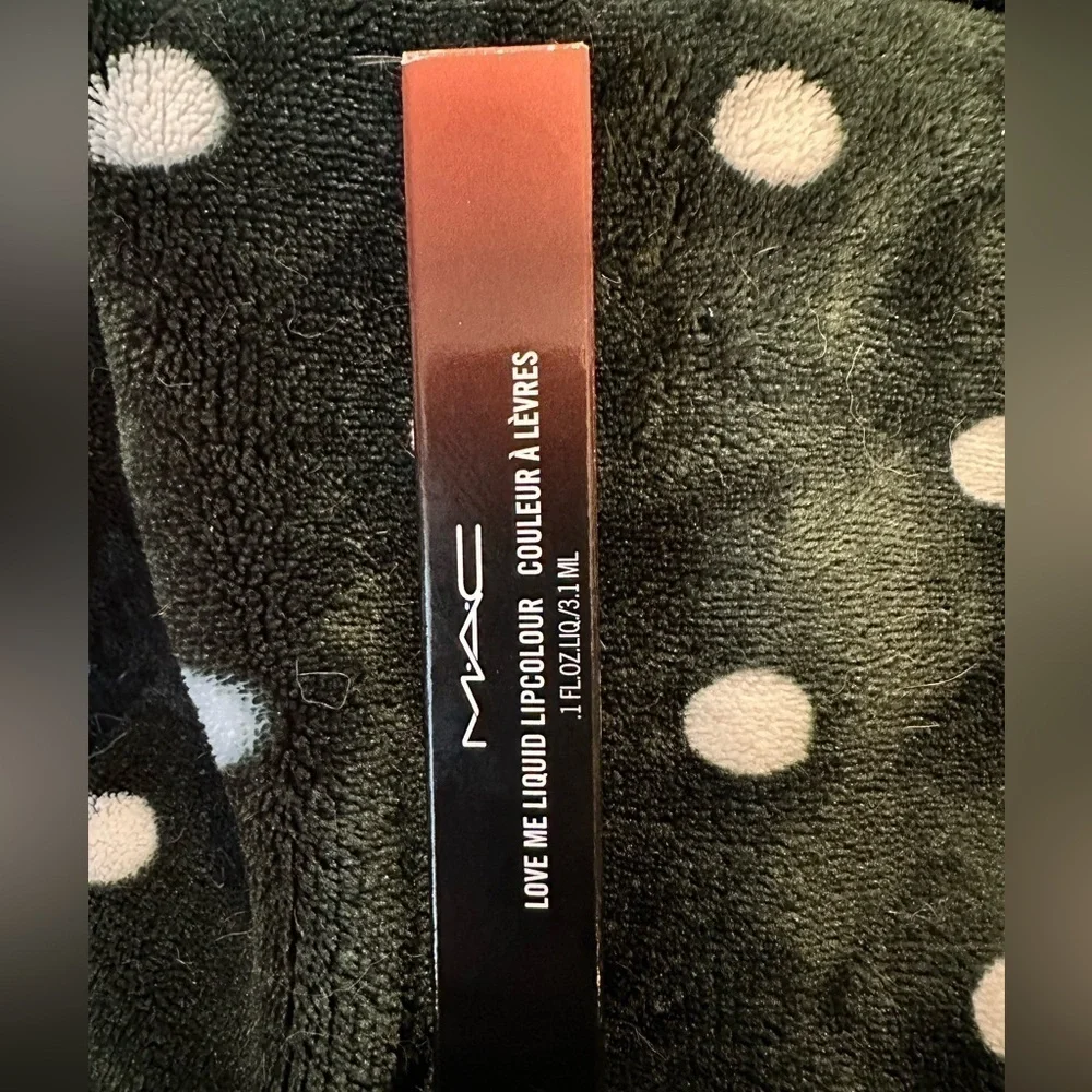 MAC Love Me Liquid Lipcolour Lipstick BRAGGING RIGHTS New in box