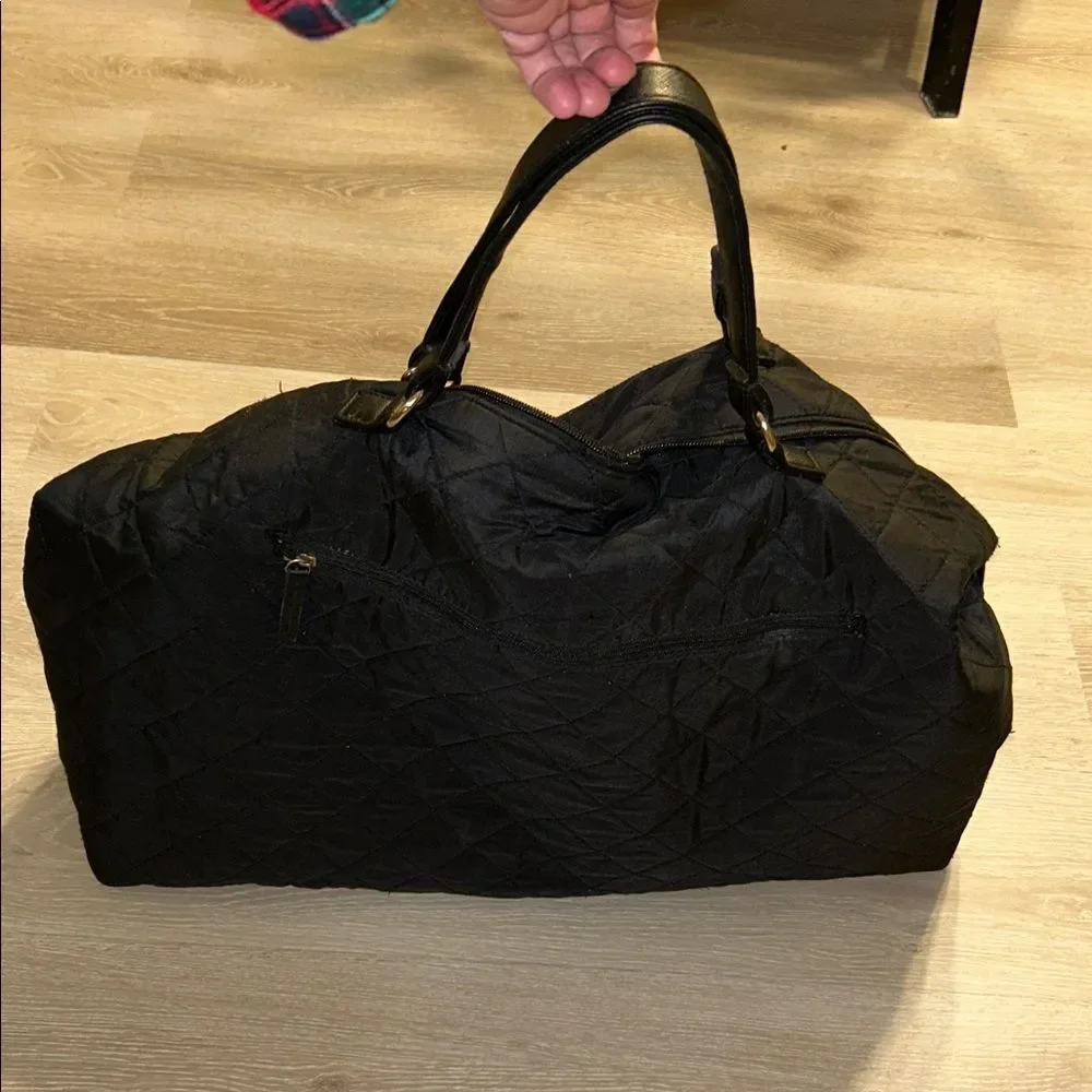 N/A black quilted