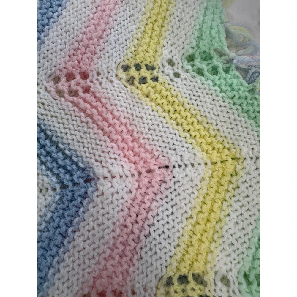 Crochet Knitted Baby Blanket Chevron Zig Zag Tassel Fringe READ small pull work