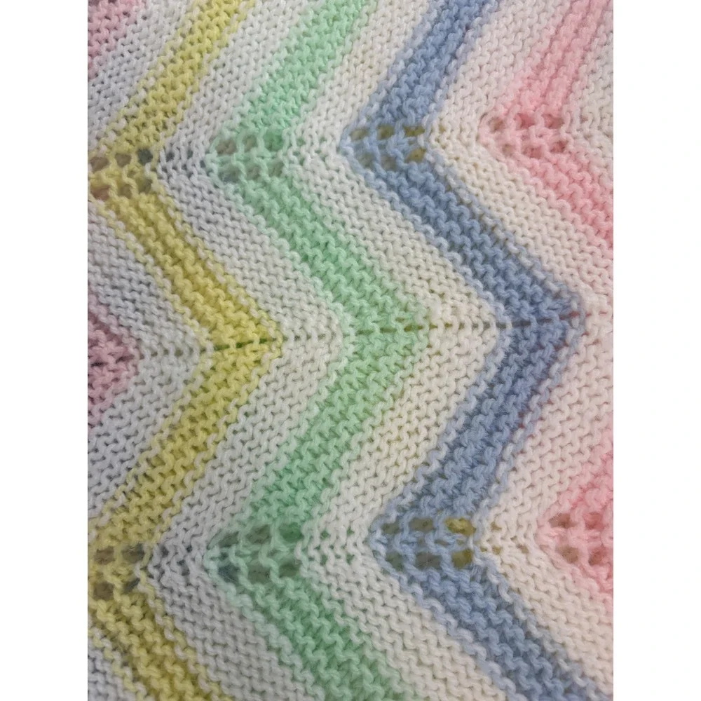 Crochet Knitted Baby Blanket Chevron Zig Zag Tassel Fringe READ small pull work