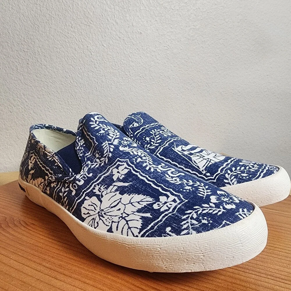 SeaVees brand item