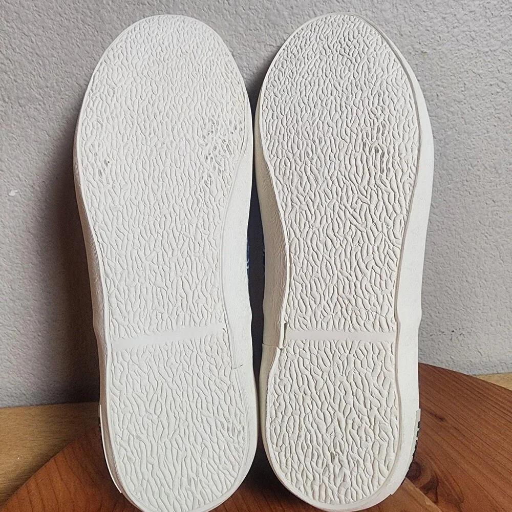 SeaVees brand item