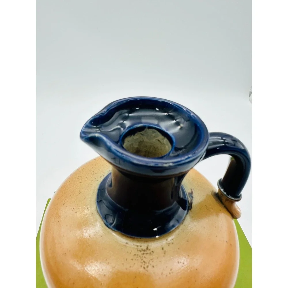 Royal Doulton bottom careful collectible