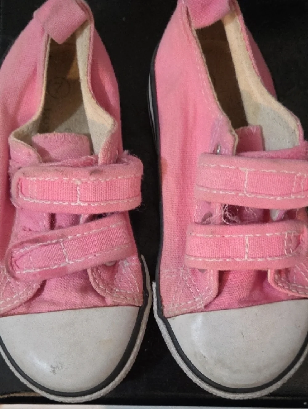 Converse detail girls