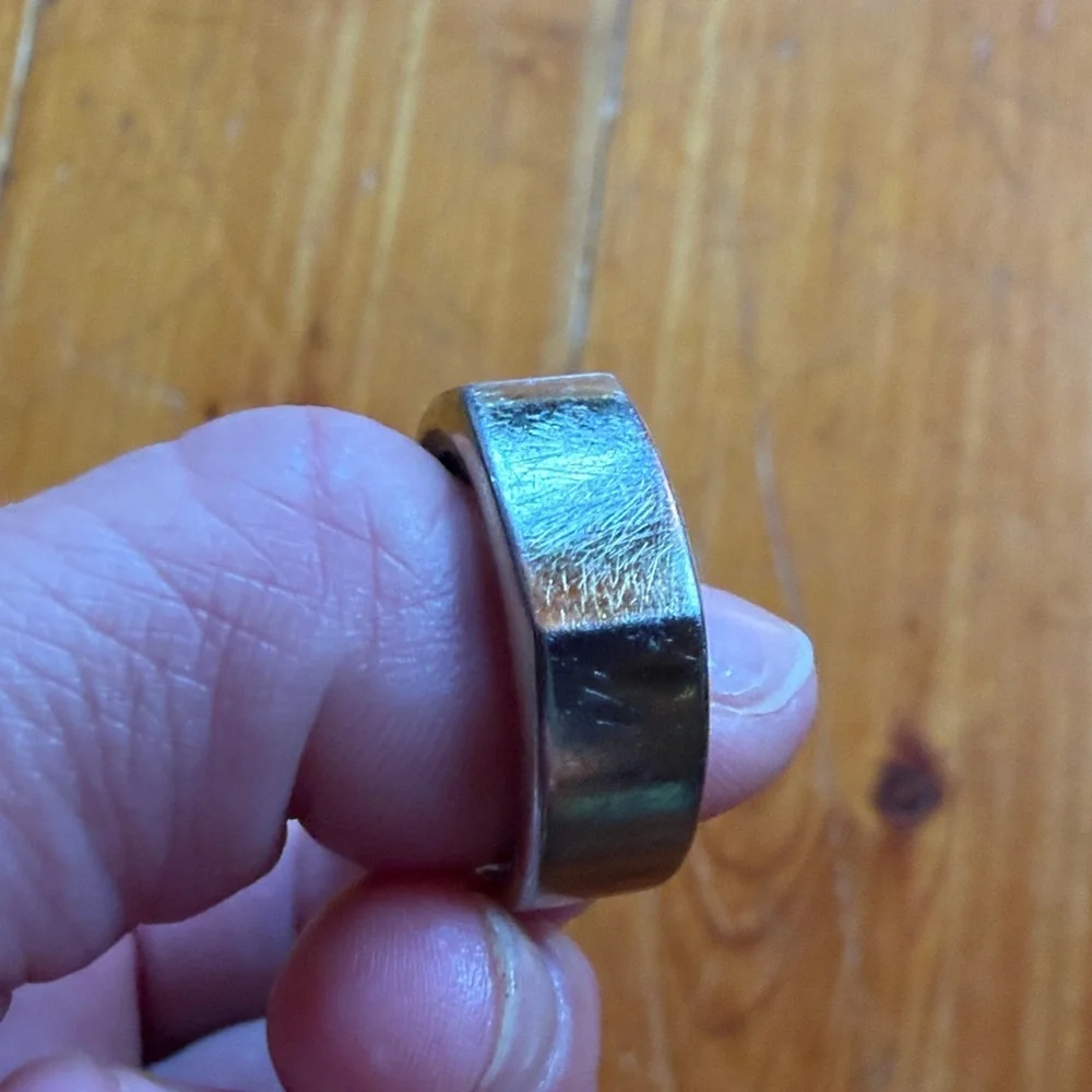 Oura gold ring