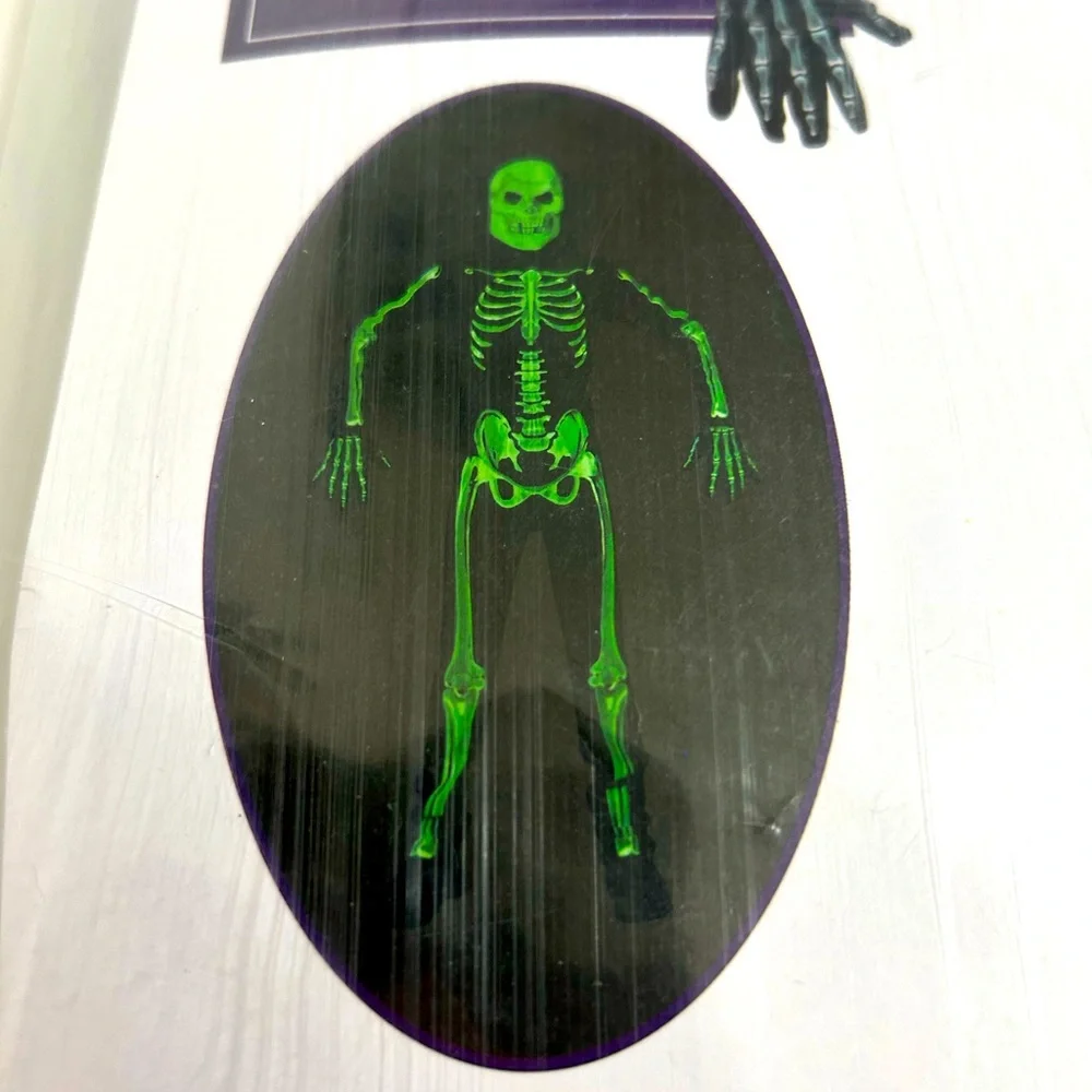 N/A large skeleton 12