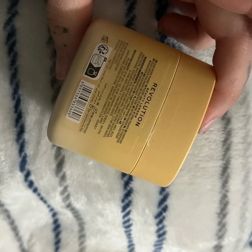 Revolution Baking Powder in Soft Yellow