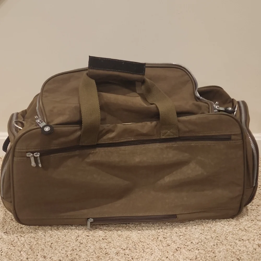Kipling shoulder included long