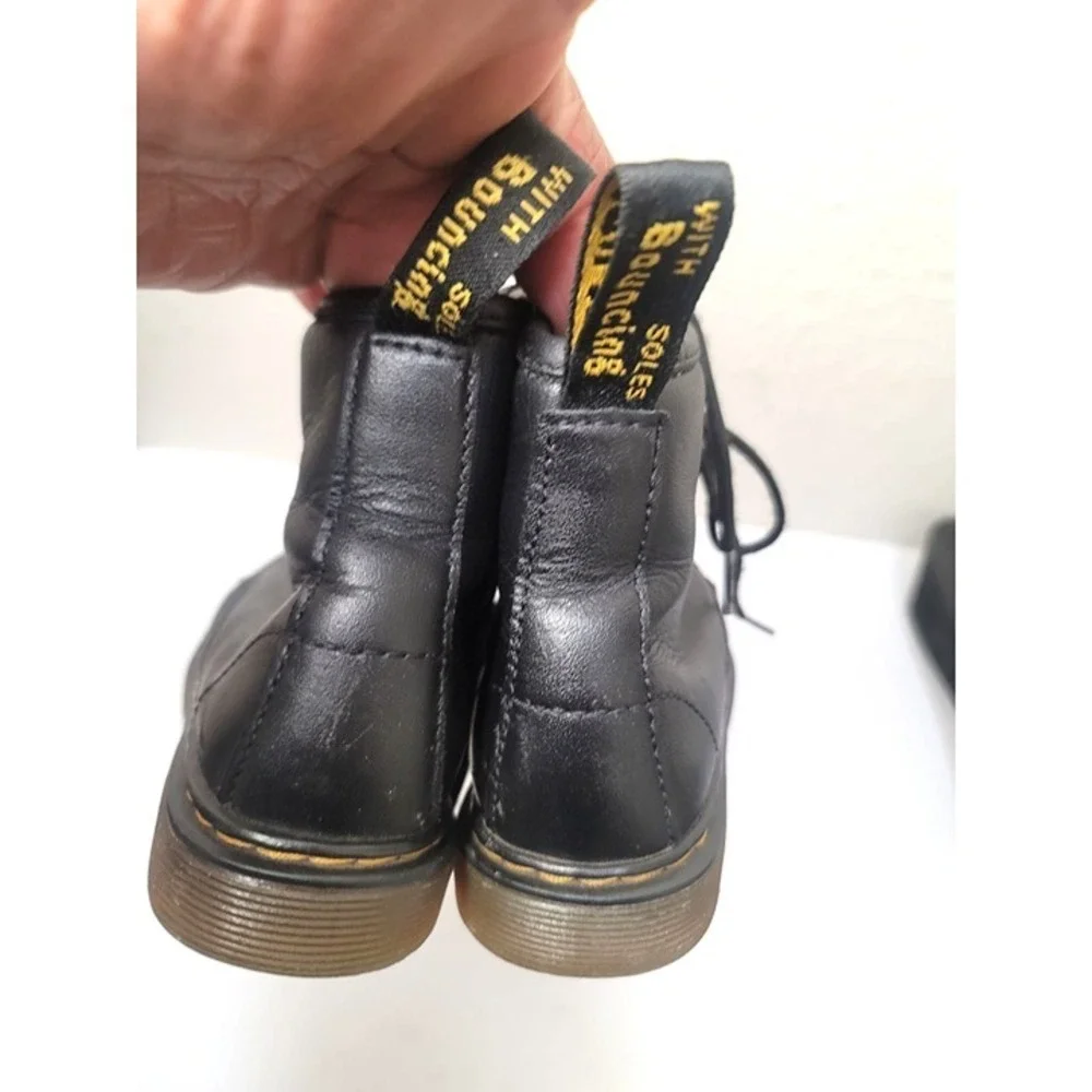 Dr. Martens AirWair Black Leather Kids 11 Ankle Boots Laces Chukky