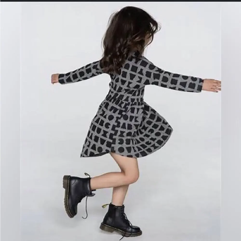 Huxbaby Mini-malist Gray Black Logo Spell-Out Knit Dress Girl’s Size 6