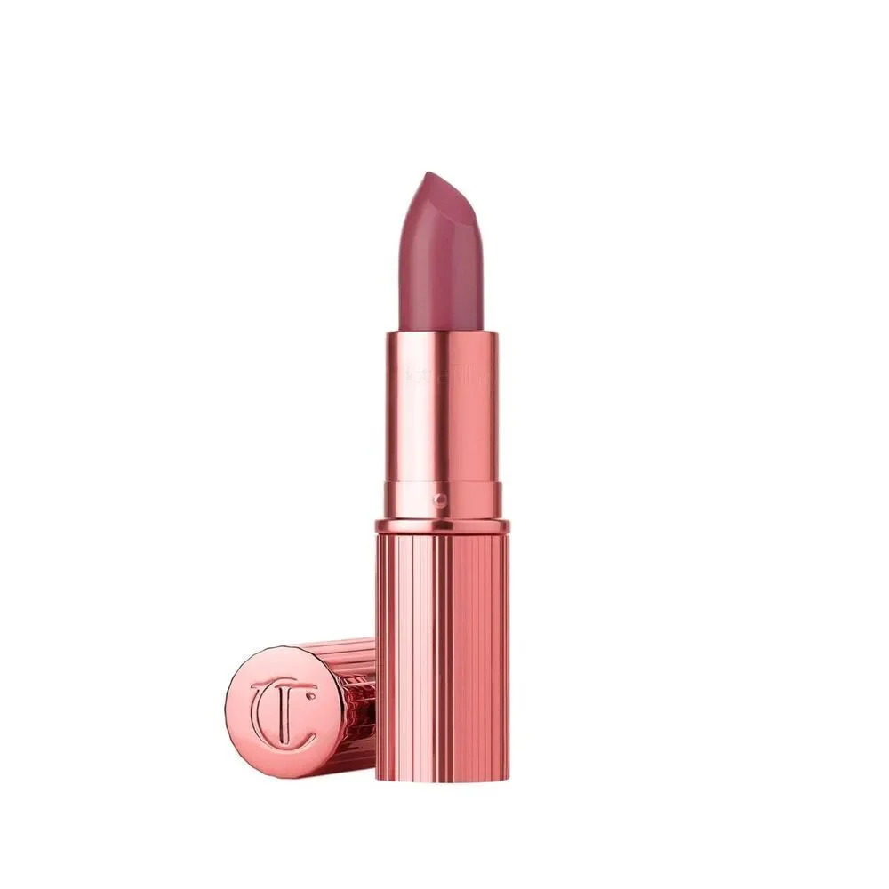 Charlotte Tilbury Moisturizing & Hydrating Lipstick With Light Diffusing Pigment