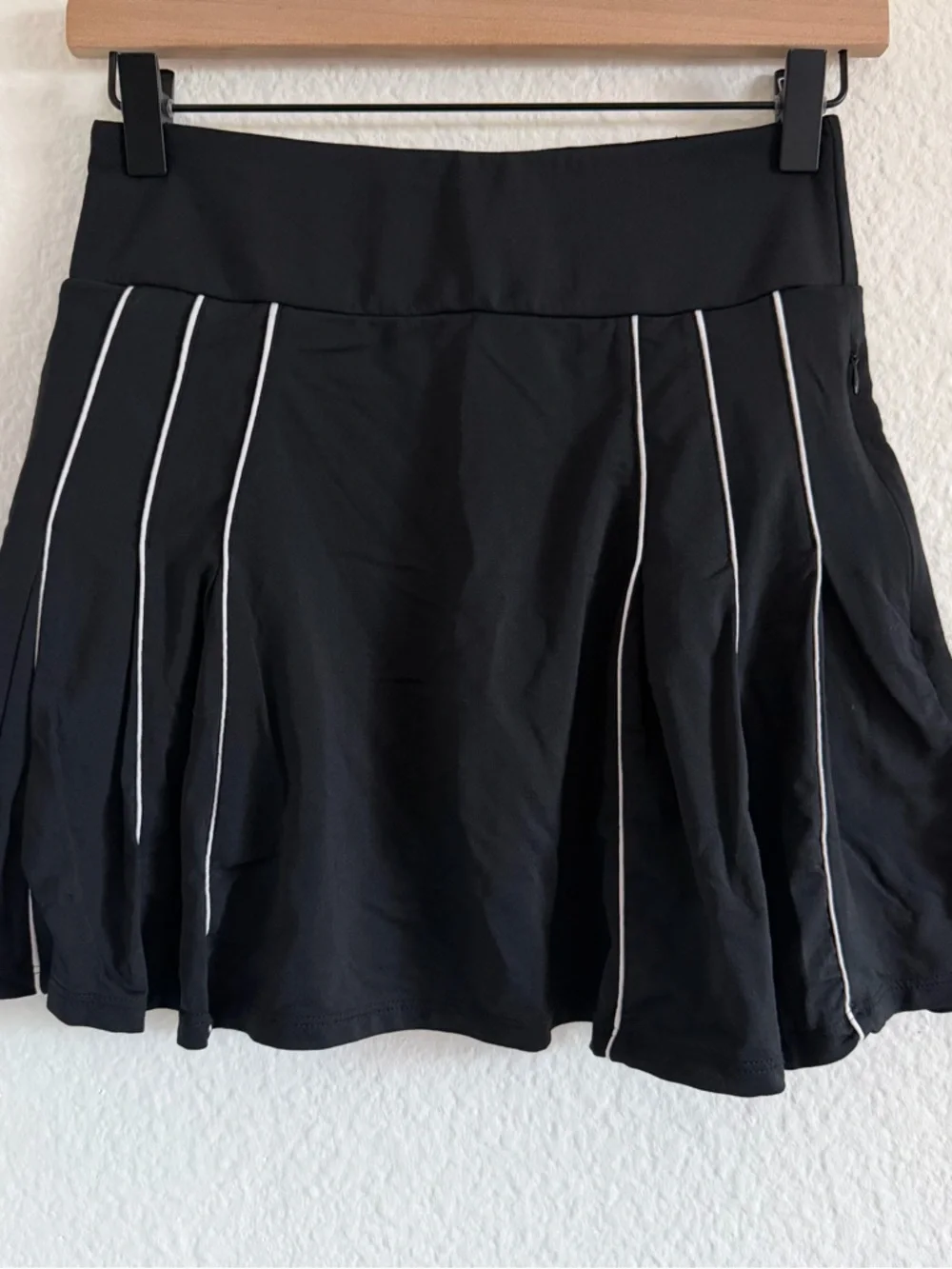 ALO Yoga lifestyle black