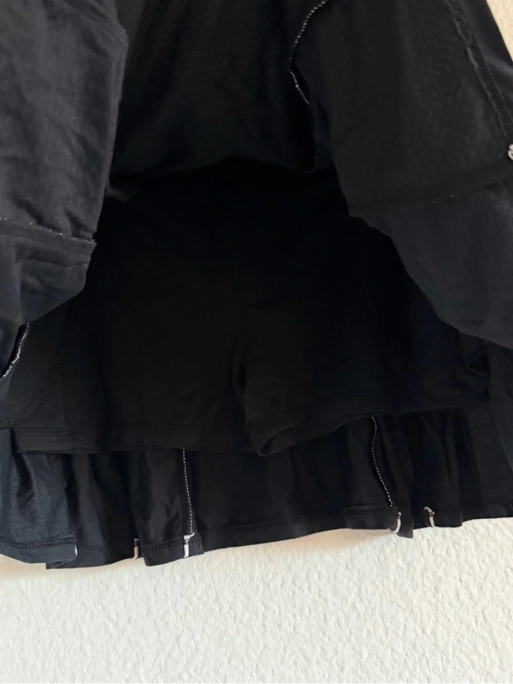 ALO Yoga lifestyle black