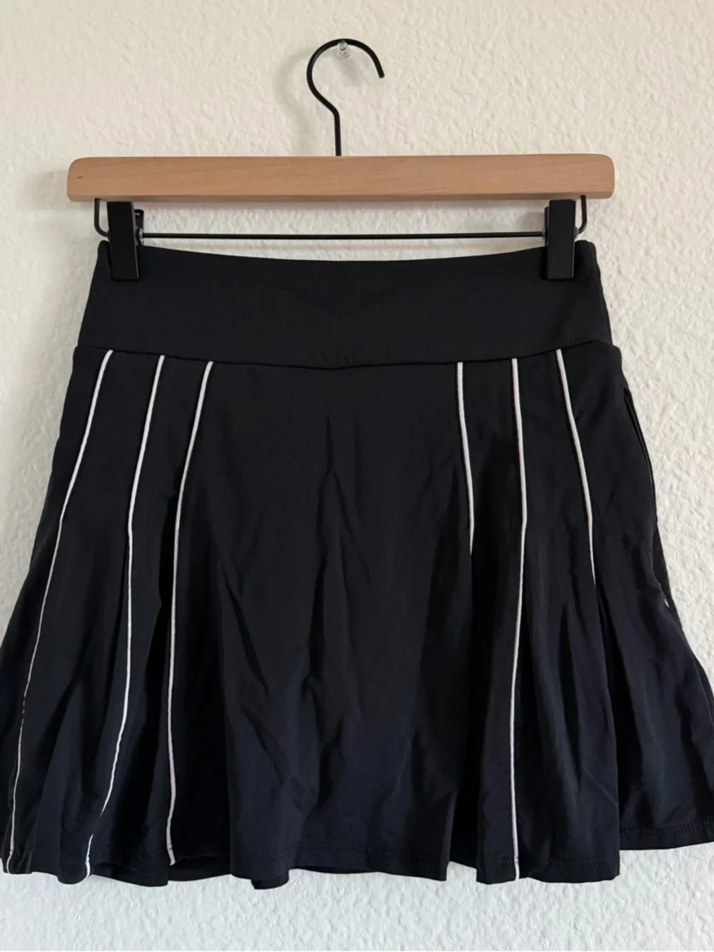 ALO Yoga lifestyle black