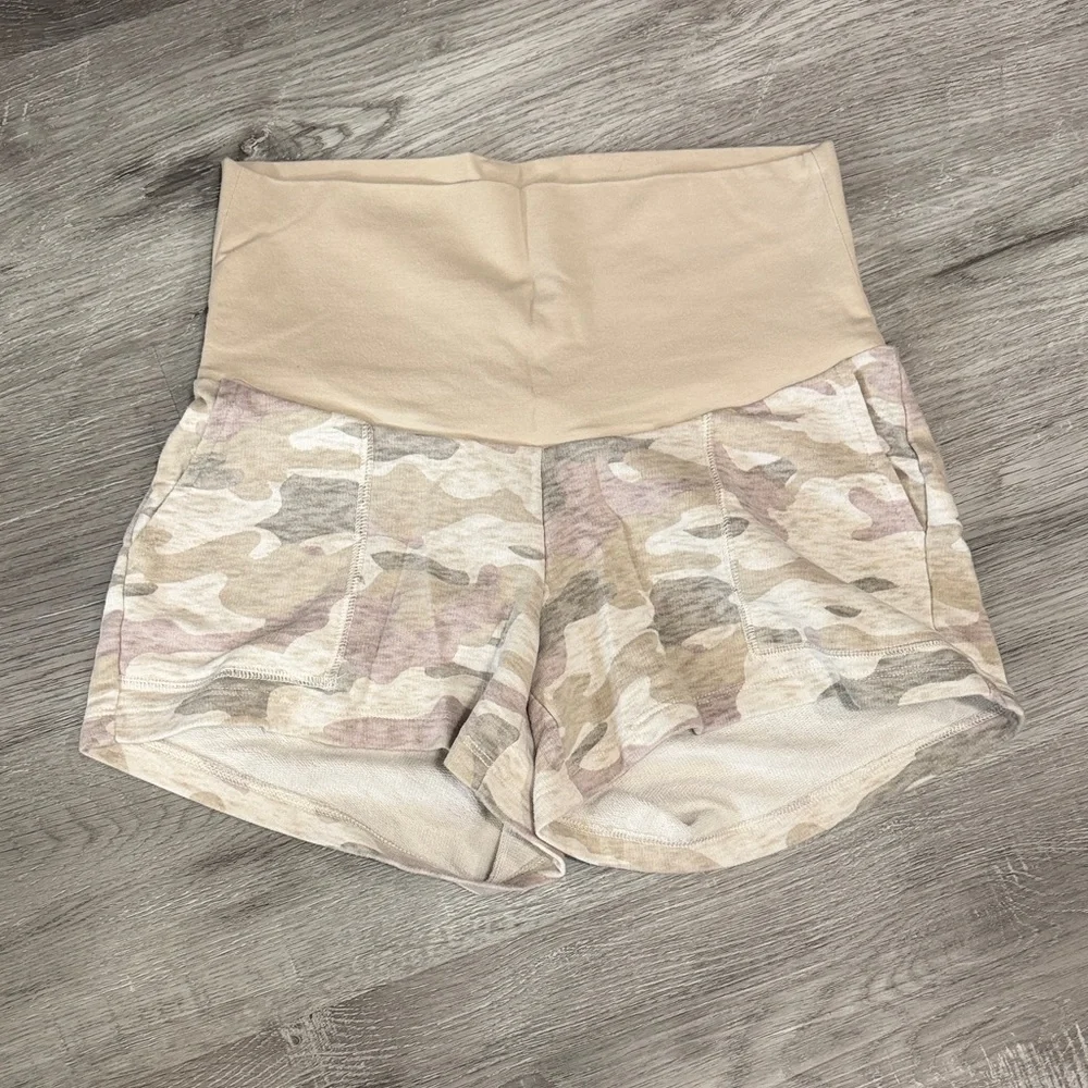 SUPER SOFT Camo Maternity Shorts