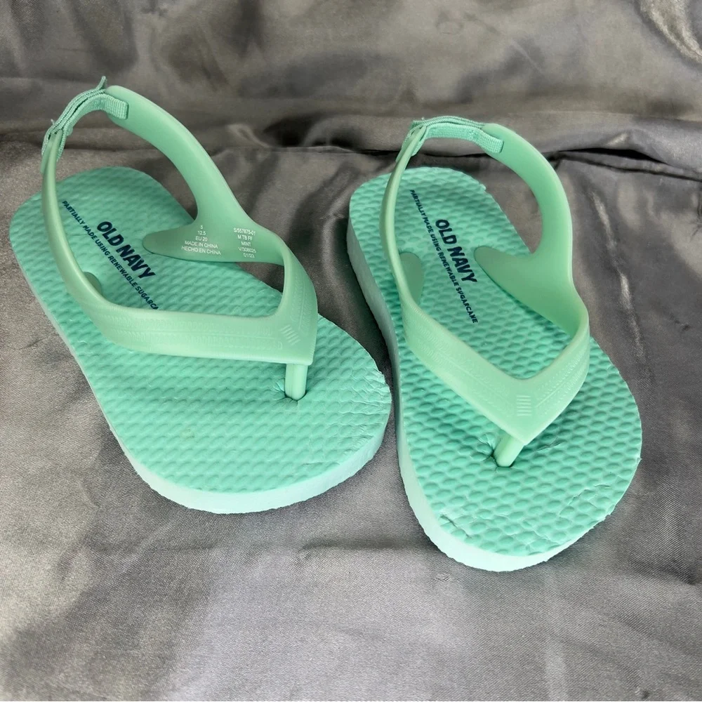 Old Navy Flip Flops Toddler Unisex Size 5 Mint Green Elastic Back Strap Beach‎