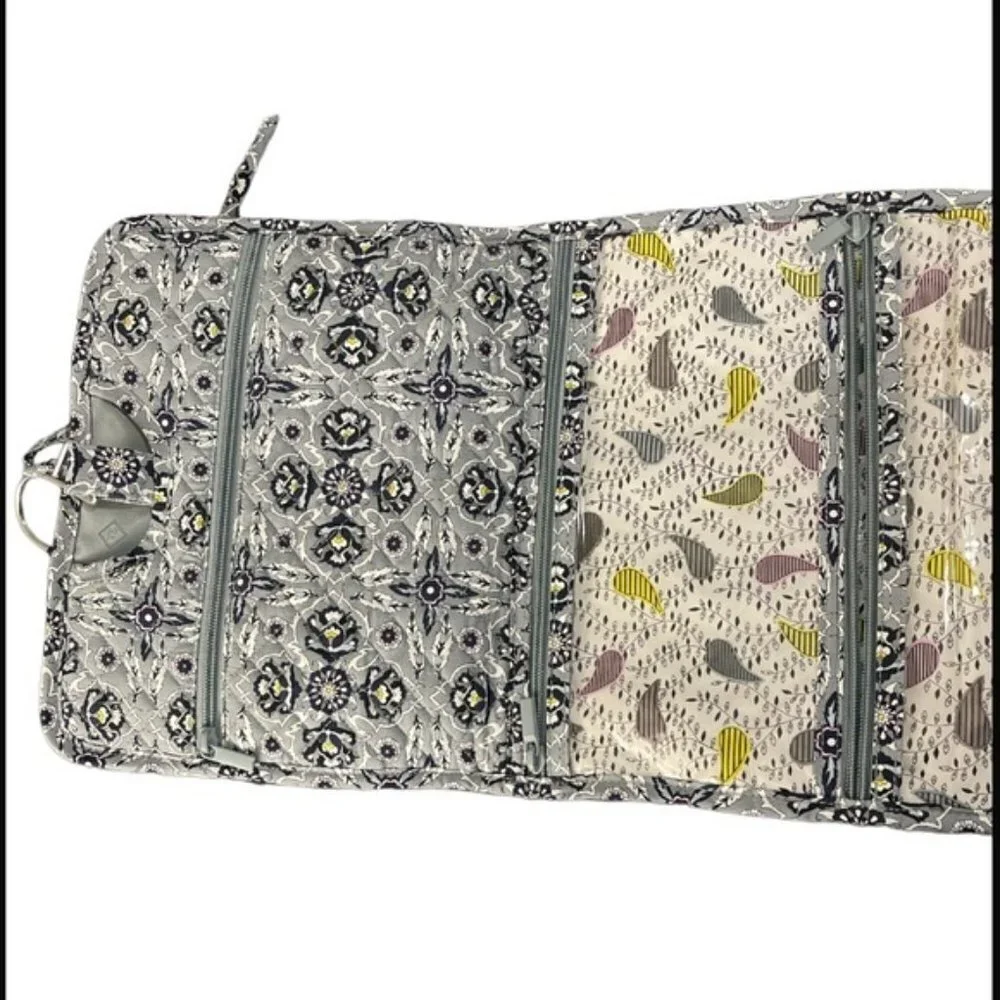 N/A jewelry toiletry