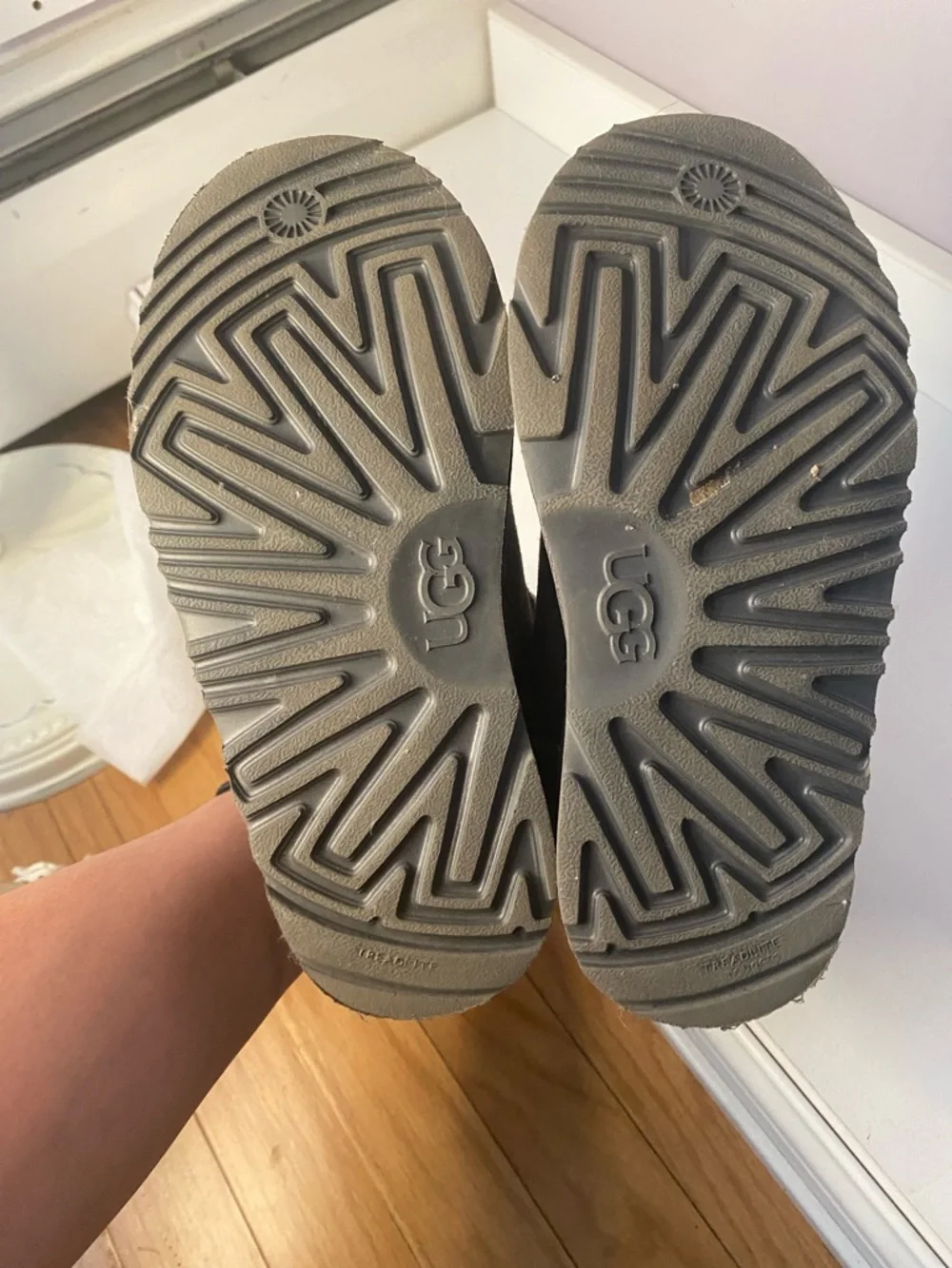 UGG easy cozy silhouette