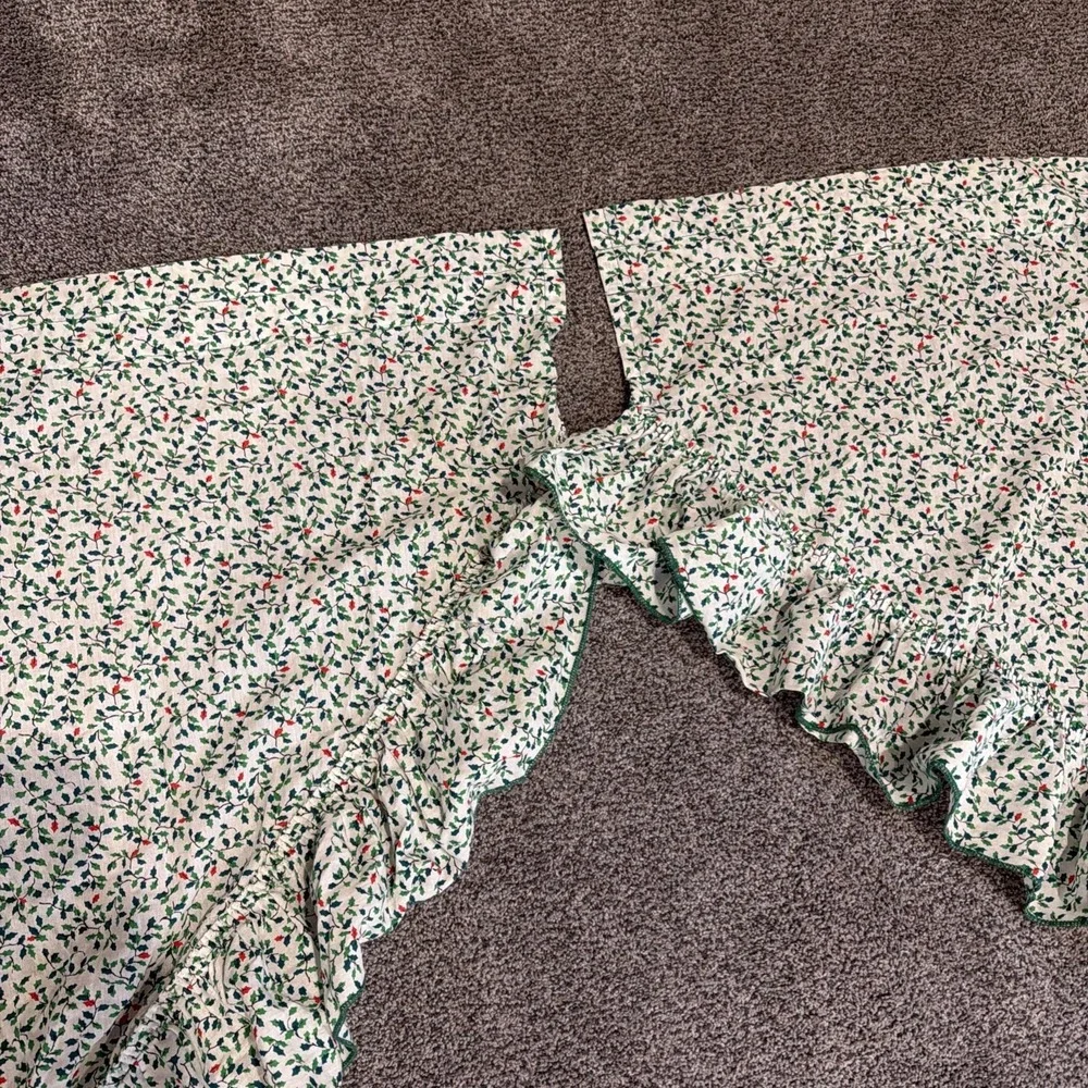 Vtg Christmas Holly Print Swag Ruffle Curtains 1 Pair