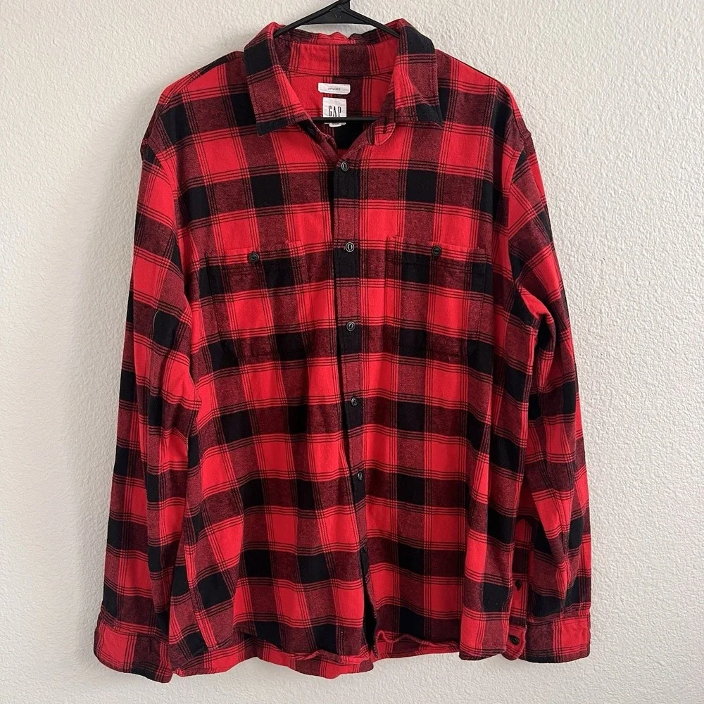 GAP men red