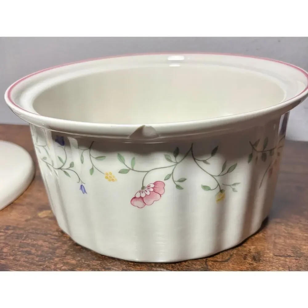 Vtg Johnson Brothers SUMMER CHINTZ 2.25Qt Covered Casserole Dish England chipped