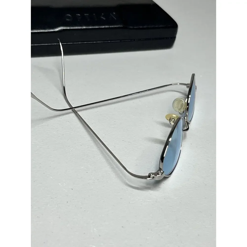 Unbranded has lenses