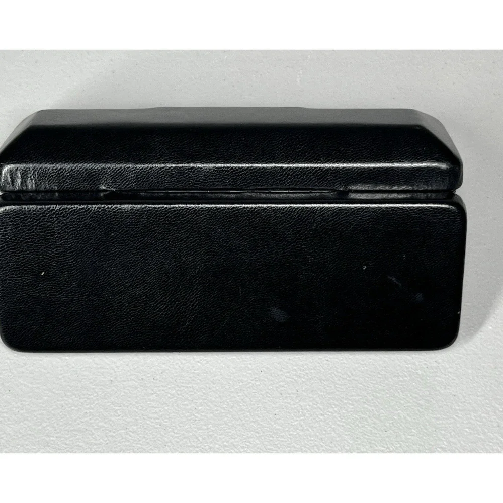 Unbranded hard shape