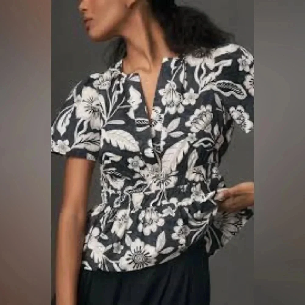 Anthropologie The Somerset Blouse Black & White Floral V-Neck Puff Sleeve Peplum